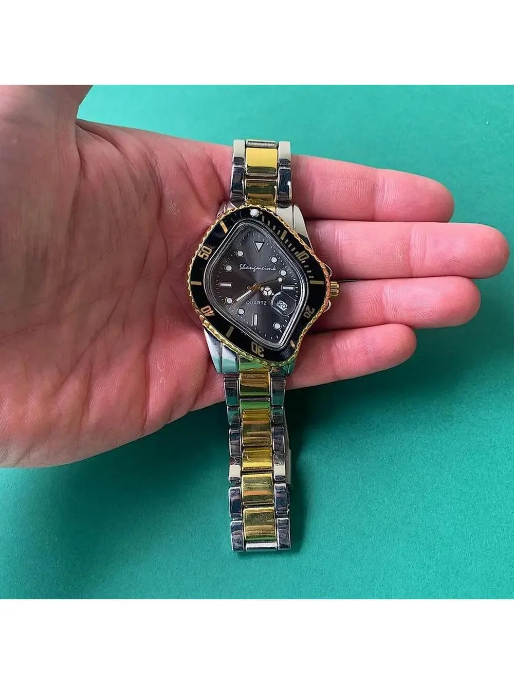 Classy Y2K Vintage Minimalist Warped Oval Retro Stainless Steel Watch Unisex